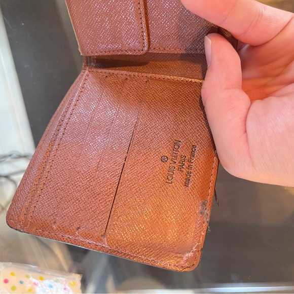 Louis Vuitton wallet - Picture 9 of 9